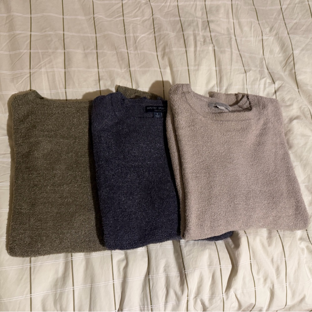 3 Barefoot Dreams Crewneck sweater